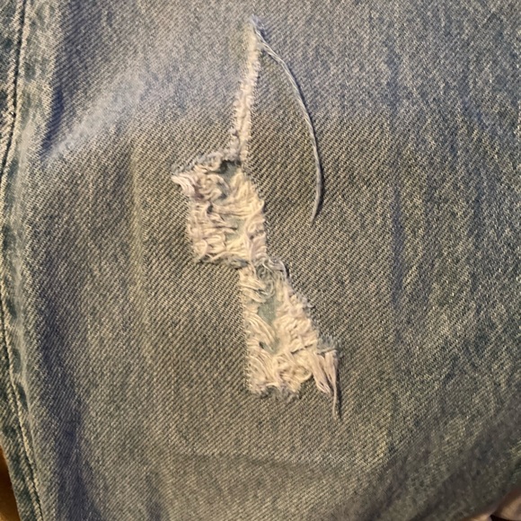 Levi’s Wedgie Straight Distressed Premium Jeans - Picture 7 of 7